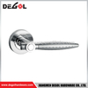China factory price hotsale zinc alloy lever door handle on clip roses