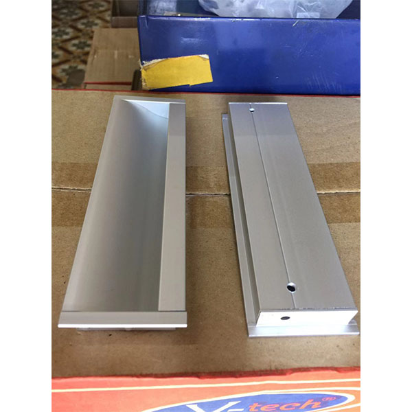 circular flush pull handle