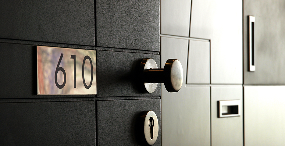 Choosing The Right Hardware Accessories Manufacturer: Door, Glass Door & Bathroom Solutions