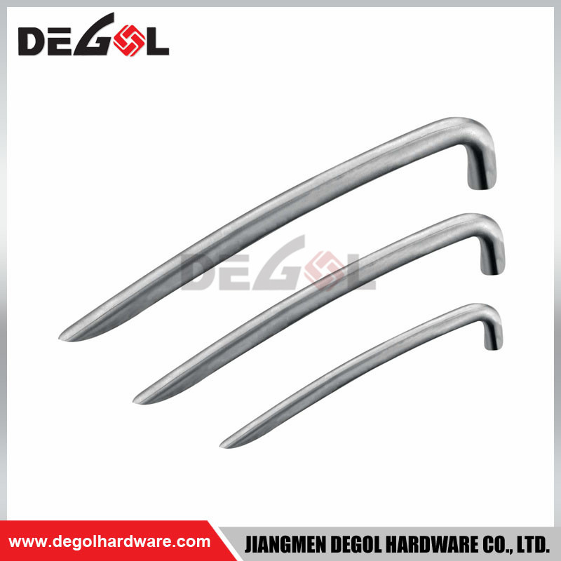 3. In daily life, everyone should not use a knife to enter sharp objects while sliding the wooden door, and try to avoid the wooden door being knocked, otherwise the interior door will be damaged. There is dust and dirt on the wooden door. You should wipe it with a wrung out damp cloth or use a professional cleaner. If the interior door hinge screws are loose, we can use a screwdriver to tighten them and so on.