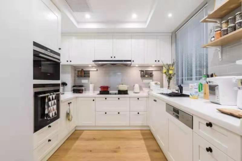 Wardrobe cabinet door handle installation height